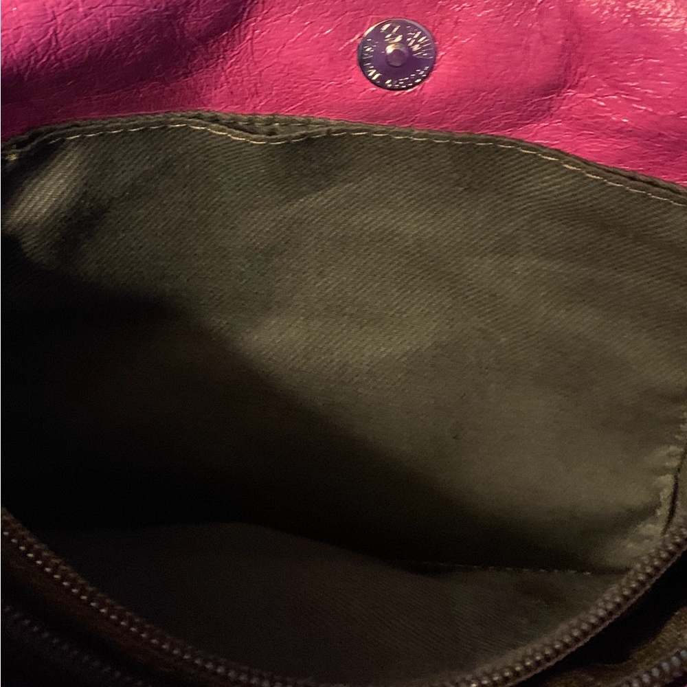 Cute hand held spring purse. - Picture 4 of 11
